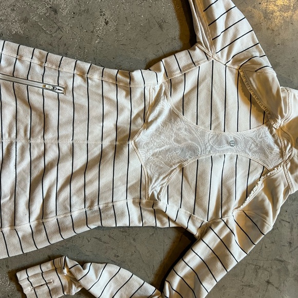 Lululemon fleece pull over - Picture 3 of 3